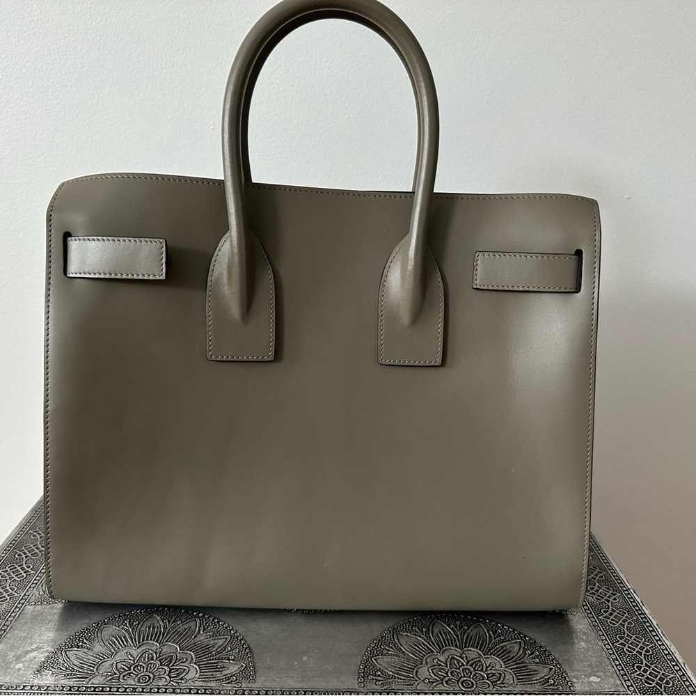 Barely worn, looks like new Small Saint Laurent Sac Du Jour - Picture 4 of 7